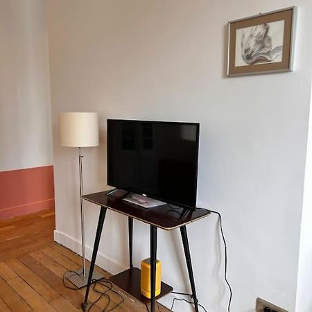 Un Fabuleux Decor Pour Un Chaleureux Appartement Париж Экстерьер фото