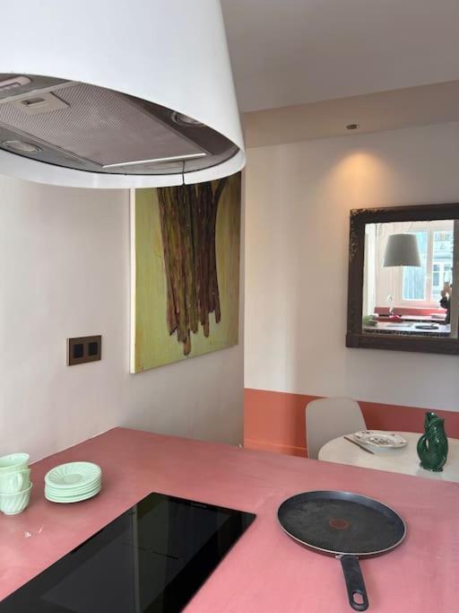Un Fabuleux Decor Pour Un Chaleureux Appartement Париж Экстерьер фото